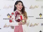 via-vallen-raih-penghargaan-di-bravo-awards.jpg