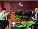 wakil-ketua-mpr-hidayat-nur-wahid-menerima-kunjungan-duta-besar-singapura.jpg