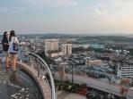 wisatawan-nikmati-langit-batam_20151103_104749.jpg