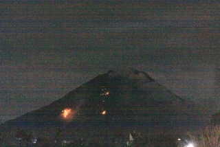 Foto Detik-detik Meletusnya Gunung Sinabung - Sinabung_Meletus02-DEDY_SINUHAJI1.jpg