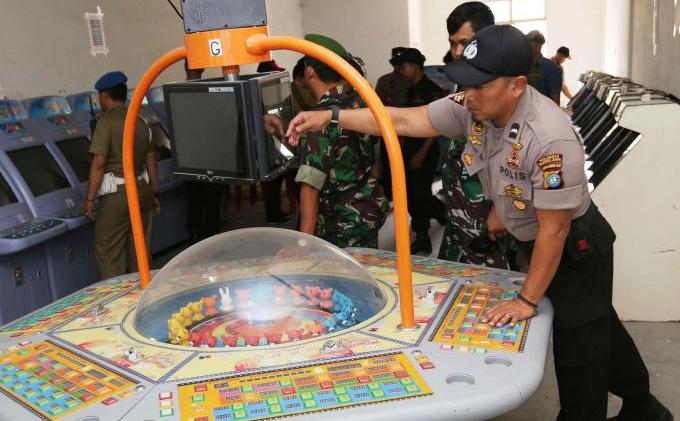 Foto-foto Razia dan Penyegelan Gelper di Batuaji - razia_gelper-3.jpg