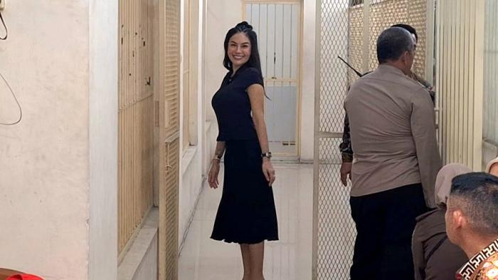 Nikita Mirzani Tetap Tampil Ceria Jelang Vonis Hakim Terkait Kasus Pemerasan dan TPPU