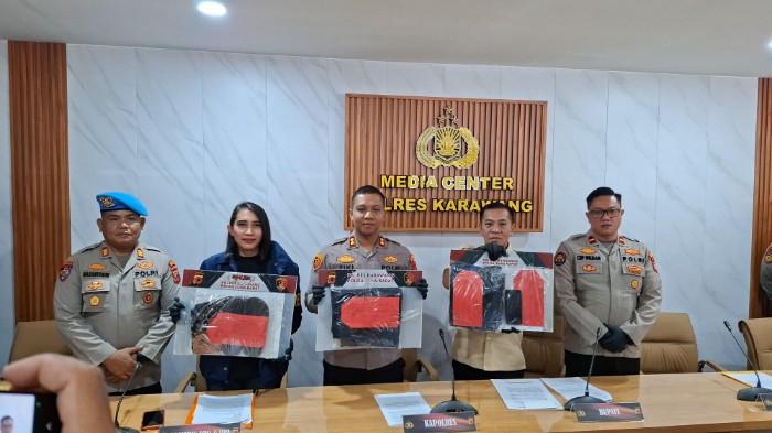 DIBUNUH KAKAK KELAS- Konferensi pers kasus pembunuhan terhadap AF (15) pelajar kelas 10 di SMKN 1 Batujaya yang ditemukan meninggal dunia di bantaran sungai Citarum Kecamatan Batujaya pada Kamis (14/5/2026). AF ternyata dibunuh kakak kelasnya, FA 17). (Muhammad Azzam/ Tribun Bekasi).