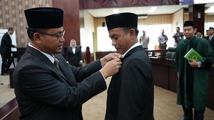 Mubakhi Resmi Gantikan Sholihin di Jabatan DPRD Kota Bekasi