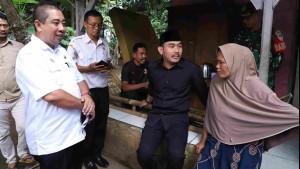 Bupat-Ade-Kunang-tinjau-Program-Rutilahu.jpg