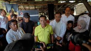 Bupati-Aep-melayat-ke-rumah-lansia-korban-tewas-terbakar.jpg