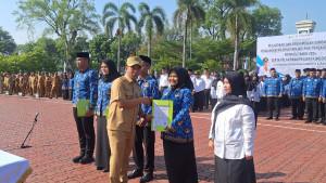 Bupati-Karawang-Aep-Syaepuloh-melantik-ASN-PPPK.jpg