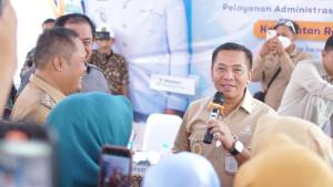Bupati-Karawang-Aep-Syaepuloh-meresmikan-Sentra-UMKM-Rawamerta-di-Kecamatan-Rawamerta.jpg