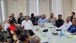 Bupati-Karawang-terima-aspirasi-buruh.jpg