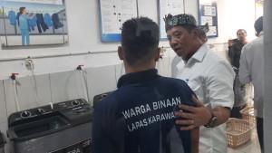 Bupati-Karawang-tinjau-laundry-lapas.jpg