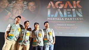 Film-Agak-Laen-Menyala-Patinku.jpg