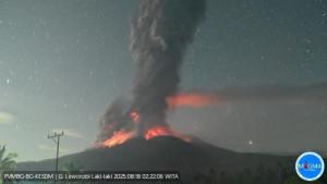 Gunung-Lewotobi-NTT-meletus-18082025.jpg