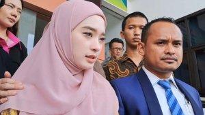 Inara-Rusli-dan-Virgoun-sepakat-bercerai.jpg