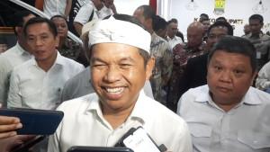 KDM-puji-Bupati-Karawang-Aep-Syaepuloh.jpg