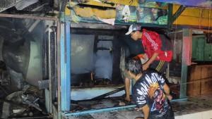 Kebakaran-12-kios-di-Jatinegara.jpg