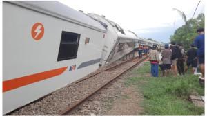 Kereta-Api-anjlok-di-daerah-Kedunggedeh-Kecamatan-Kedungwaringin-Kabupaten-Bekasi.jpg