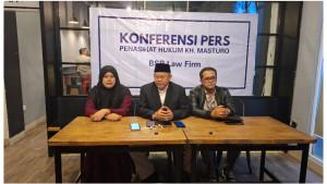 Kuasa-hukum-keluarga-Ustaz-MR-Bambang-Sunaryo-memberikan-keterangan-kepada-awak-media.jpg