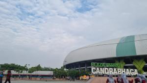 Langit-berawan-di-sekitar-Patriot-Candrabhaga-Kota-Bekasi.jpg
