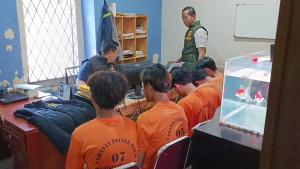 Lima-pelaku-rudapaksa-terhadap-AA-13-diamankan-di-Polsek-Mauk-Kabupaten-Tangerang.jpg