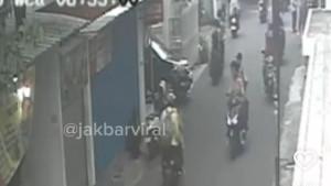 Polisi-menyelidiki-kasus-pembacokan-pelajar-yang-terjadi-di-kawasan-Tomang.jpg
