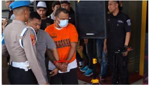 Tersangka-KC-dihadirkan-polisi-dalam-konferensi-pers-di-Mapolres-Metro-Bekasi-Kota.jpg