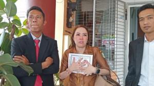 Vita-Amalia-usai-menjalani-pemeriksaan-di-Inspektorat-Kepahiang-Bengkulu.jpg