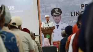 Wali-Kota-Bekasi-Tri-Adhianto-saat-sosialisasi-program-penataan-RW-Bekasi-Keren.jpg