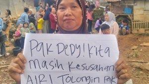 Warga-tagih-janji-Dedi-Mulyadi-soal-air-bersih.jpg