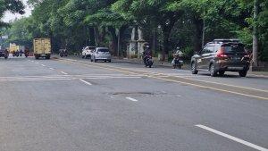 jalan-rusak-dan-begelombang.jpg