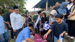 pemakaman-diplomat-arya-di-bantul.jpg