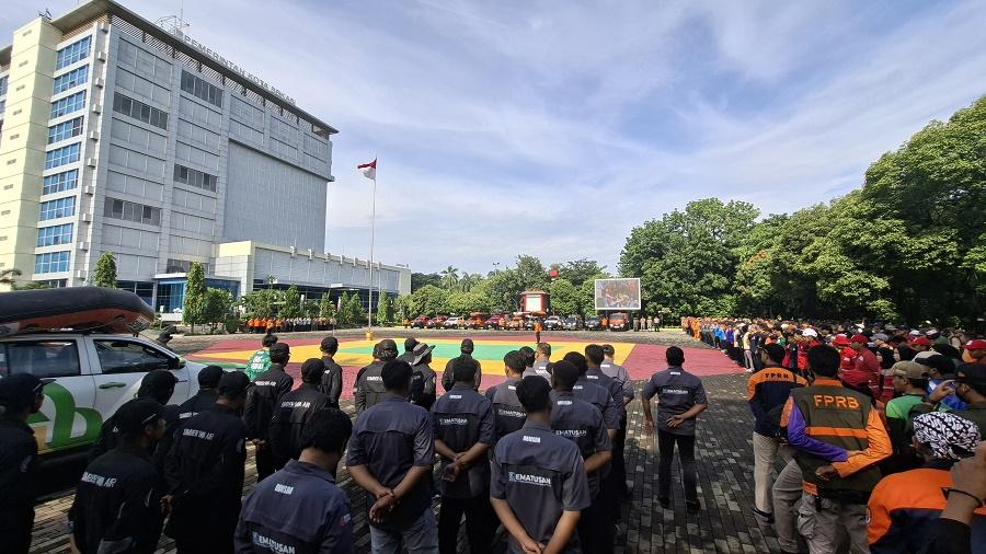 Petugas Gabungan Hingga Relawan Latihan Bersama Agar Kompak Hadapi Darurat Bencana di Kota Bekasi