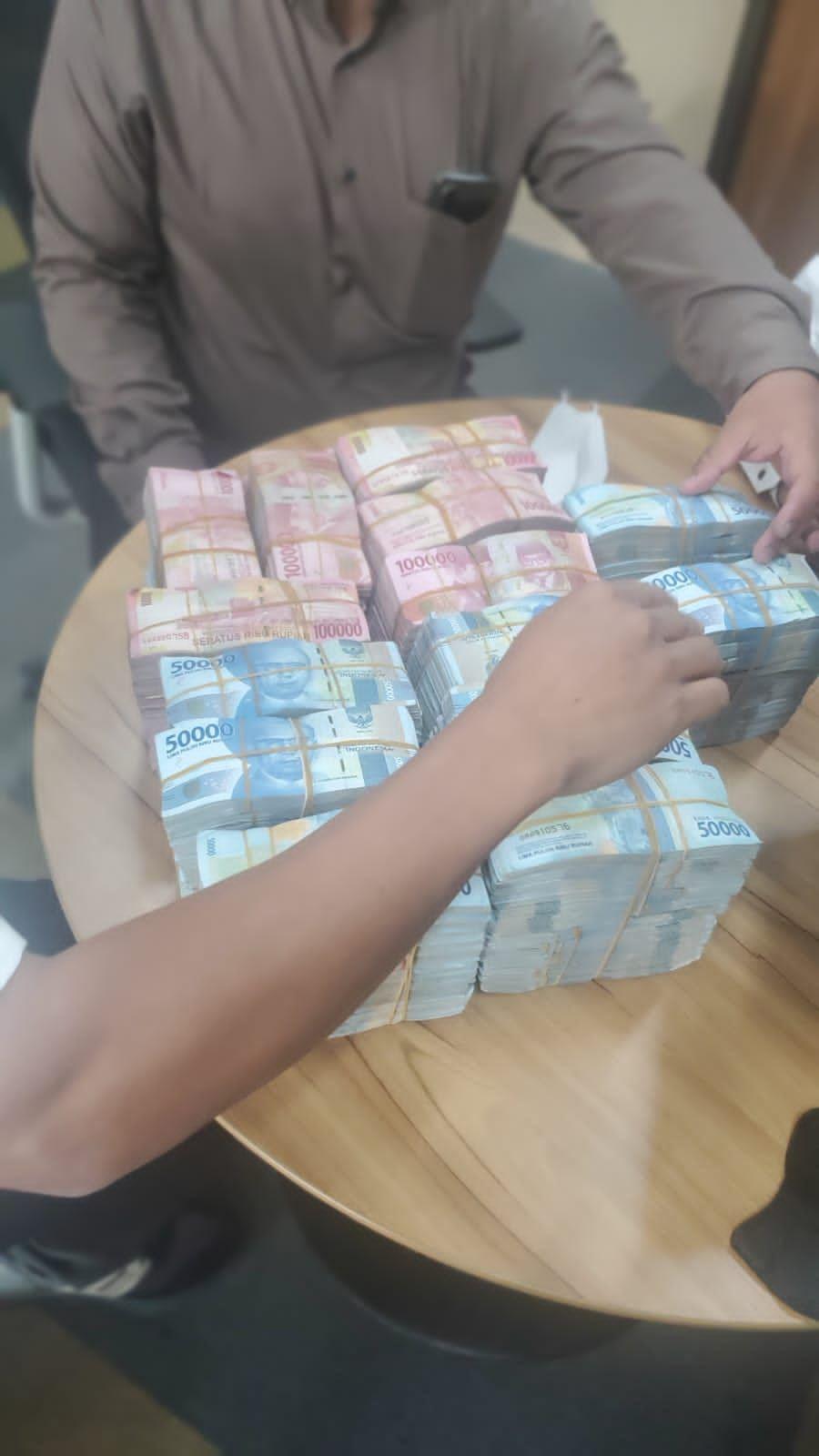 Youtuber Reza Arap Akhirnya Kembalikan Uang Rp 950 Juta Saweran Doni Salmanan ke Polisi