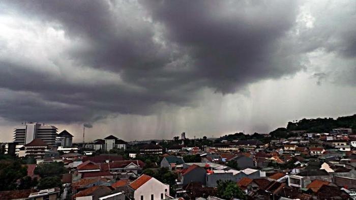 Prakiraan Cuaca Kota Bekasi Kamis 23 Oktober 2025, Hujan Disertai Petir di Seluruh Wilayah