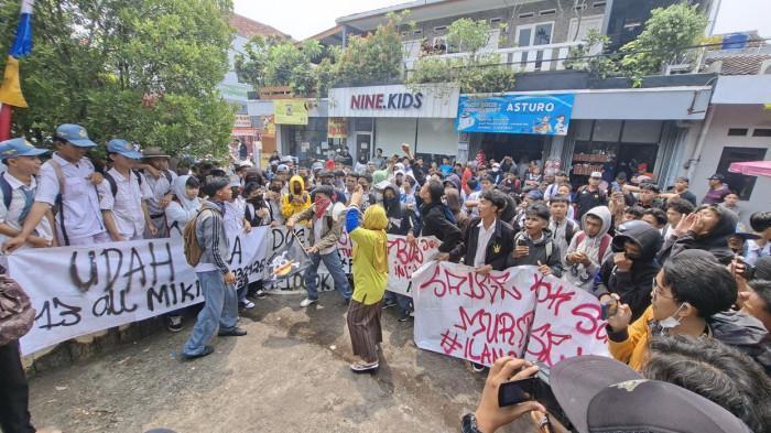 Demo-di-SMPN-13-Kota-Bekasi.jpg