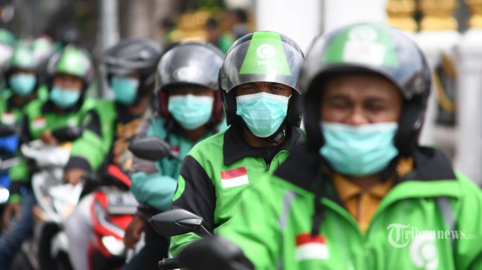 Foto-Sejumlah-driver-ojek-online-di-Surabaya.jpg