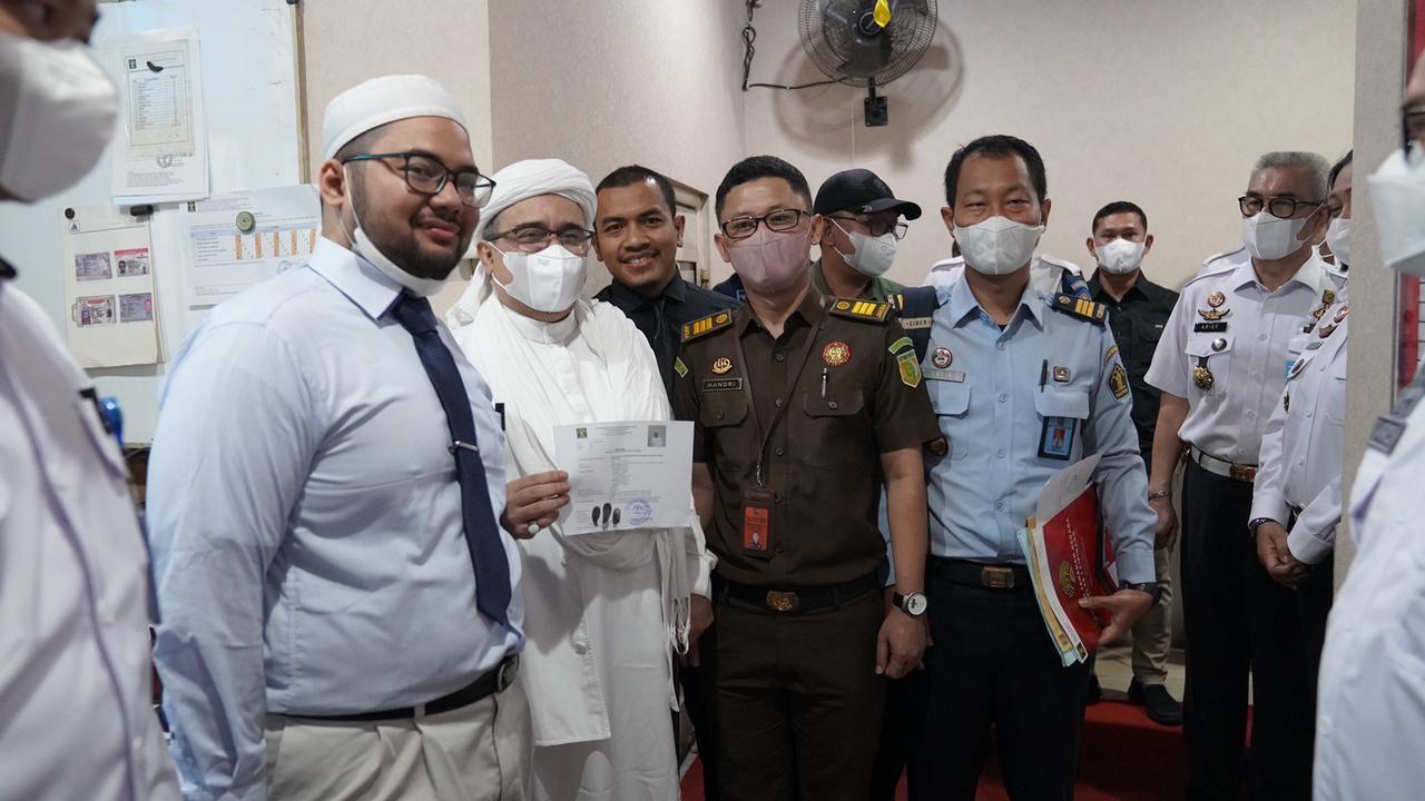 Habib Rizieq Bebas Bersyarat, Pakar Hukum: Statusnya Masih Terpidana dan Tidak Boleh Melanggar Lagi