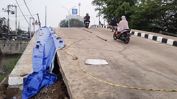 Bupati Cellica Kesal Baru Sebulan Diresmikan Jembatan KW 6 Ambles, Minta Pihak Ketiga Tanggungjawab