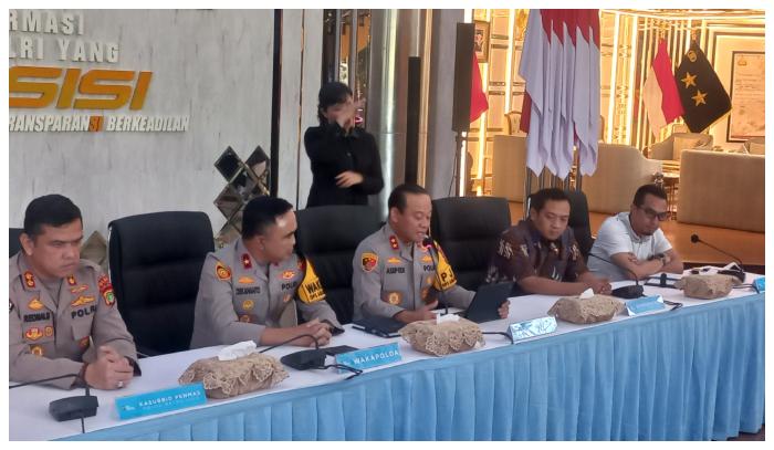 Kapolda-Metro-Jaya-Irjen-Asep-Edi-Suheri-menyampaikan-keterangan-pers.jpg