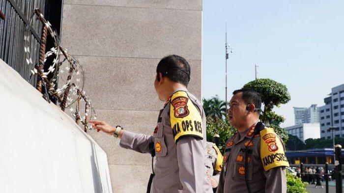 Kapolres-Metro-Jakarta-Pusat-cek-DPR-2508.jpg