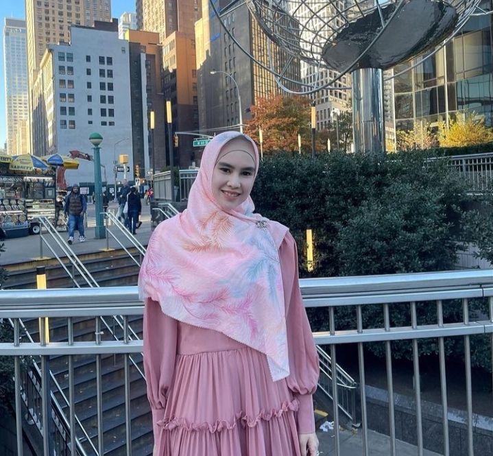 Setiap Bertambah Usia, Kartika Putri Kepengin Suaminya Selalu Beri Hadiah Pergi Umroh