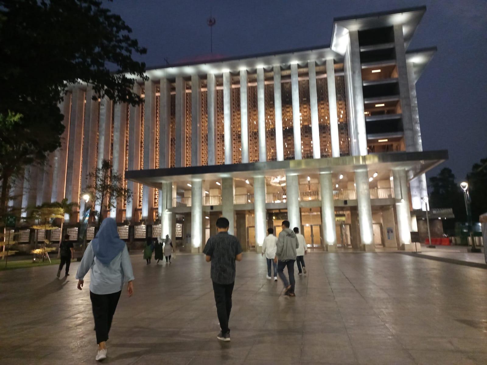 Masjid-Istiqlal-Jakarta.jpg