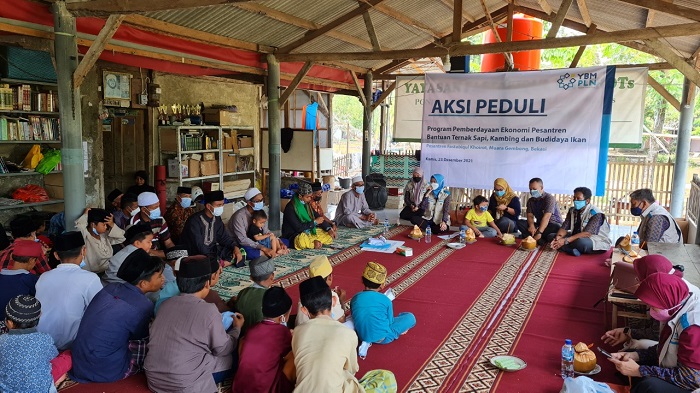 Salurkan Bantuan Hewan Ternak ke Ponpes, PLN UP3 Bekasi Beberkan Program Jabar Smile, Apa Saja?