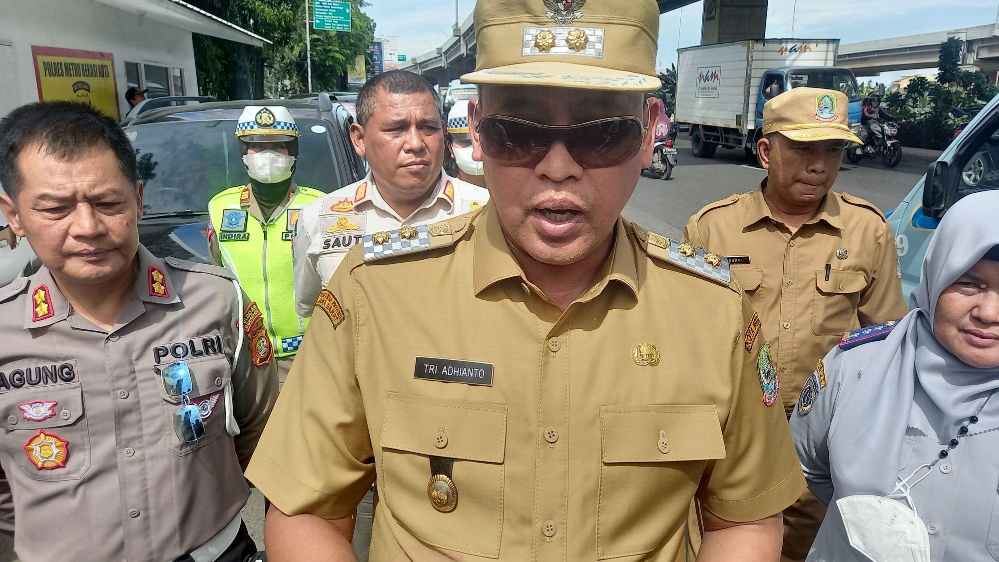 Plt-Wali-Kota-Bekasi-imbau-warga-mudik-lebaran-lapor-ke-RTRW.jpg