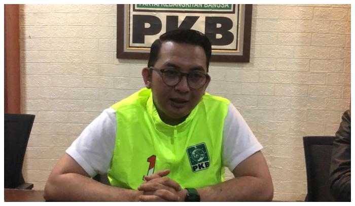 Sekretaris-Komisi-I-DPRD-Kota-Bekasi-Rizky-Topananda-akan-memanggil-BKPSDM-dan-Sekda.jpg