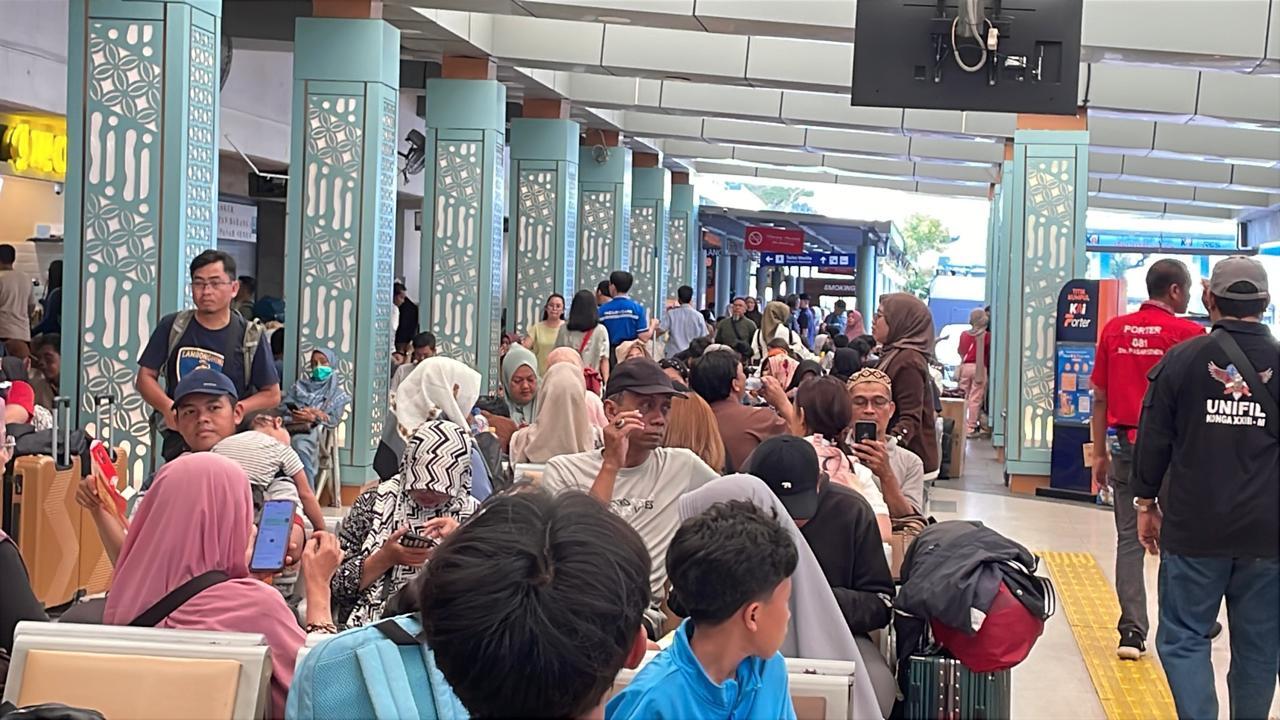 Stasiun-Pasar-Senen-4-Apr.jpg