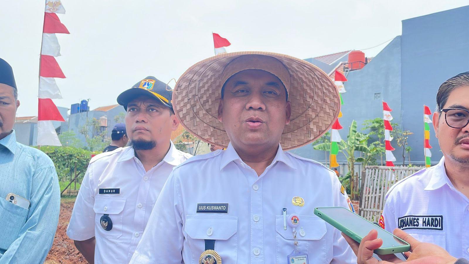 Wali-Kota-Jakarta-Barat-Uus-Kuswanto-saat-memberikan-keterangan.jpg