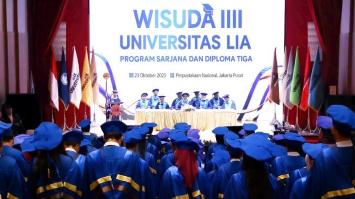 Wisuda-di-Auditorium-Perpustakaan-Nasional.jpg