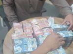 Barang-bukti-uang-saweran-dari-Doni-Salmanan.jpg