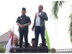 Suara Buruh Menggema di Cikarang, Bupati Bekasi Turun Langsung Temui Massa