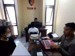 Dua-wanita-terapis-spa-promosi-judi-online.jpg